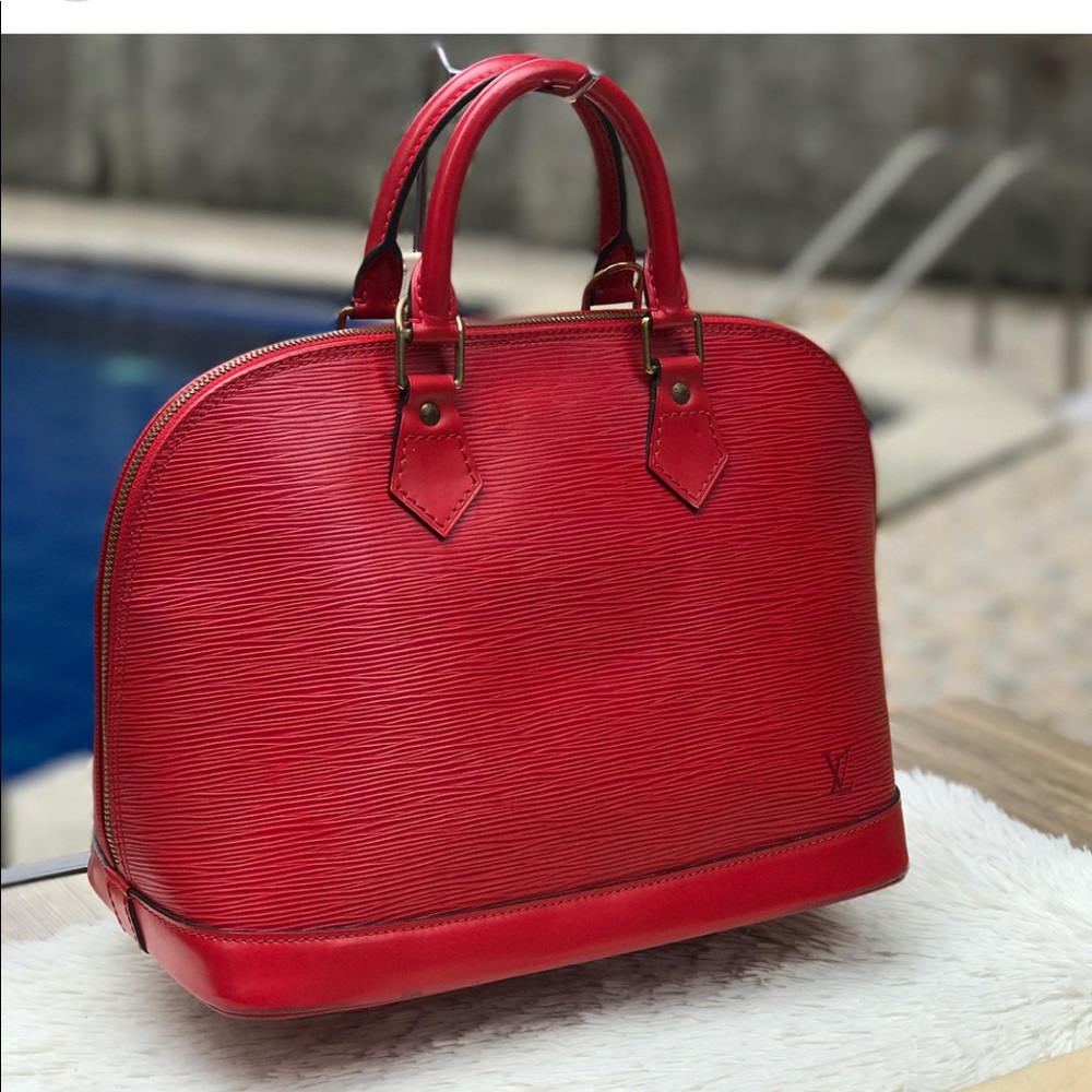 💯Authentic Lv Alma Epi Pm